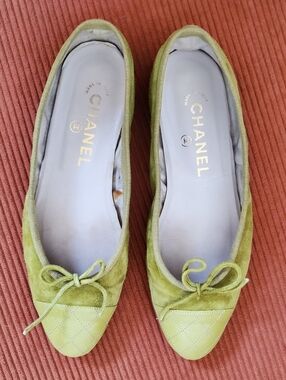 Vintage CHANEL flats